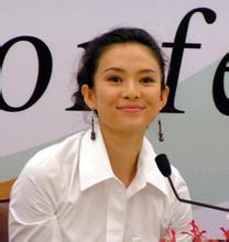 54岁张咪被曝与女儿闹翻